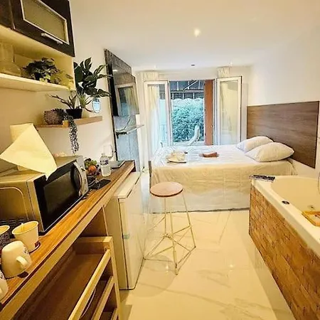 Studio Love Jacuzzi Marseille Exterior photo